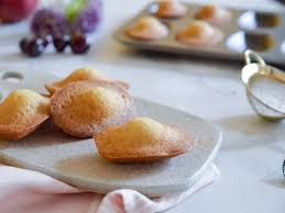 Madeleines Parfumees Avec Une Jolie Bosse Recette Recette Madeleine Recette Recettes De Cuisine