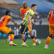 Dakikayı gösterdiğinde galatasaray, fenerbahçe kalesine yüklendi. Goal On Twitter Fenerbahce 0 1 Galatasaray Egyptian Forward Mostafa Mohamed Secured The Points Mesut Ozil Came Off The Bench For Fenerbahce Https T Co Dqnmh2ix2x