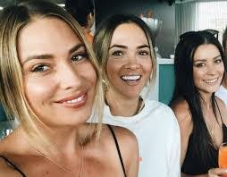 Leah Klatt's Instagram, Twitter & Facebook