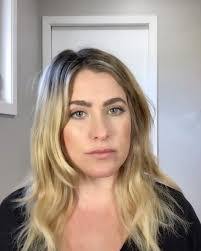 Shelby Connell's Instagram, Twitter & Facebook