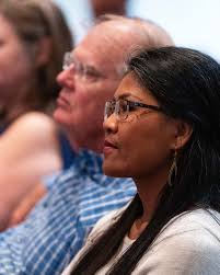 Last night in Fountain Hills, Arizona, my wife was joined by more than 360  women for a special event called “An Evening with Kendra Graham.” She  challenged those in attendance to spend