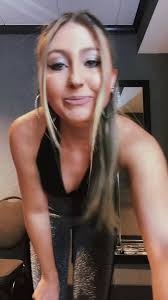 Mollie Lovett's Instagram, Twitter & Facebook