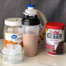 Decided To Give This Slimfast Keto Shake A Try Going To Switch Out One Meal A Day With It Along With My Regular Keto Meal Keto Shakes Shake Recipes Slim Fast