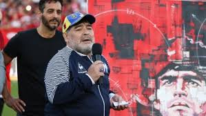 Diego Maradona se emocionó, emocionó a todos e hizo delirar al Coloso