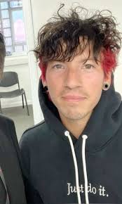 A qué hora creen que nos metan al estadio o a qué hora dejarán de permitir  la salida?