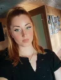 Lauren Lowe's Instagram, Twitter & Facebook