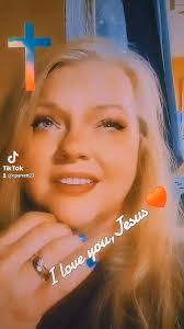 Margaret Parrett's Instagram, Twitter & Facebook