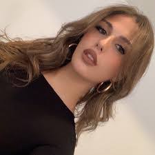 Madison Morgan's Instagram, Twitter & Facebook