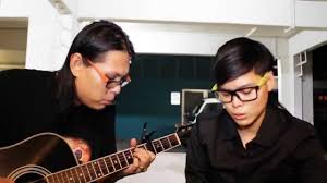 Em d hana lon harap bak kanda kemewahan d em hanya ketulusan keikhlasan lon pinta am adak pih hudep lem kesederhanaan b em teutap lon sayang kanda lon cinta. Andai Jodoh By Chomel Buku Lagu