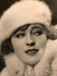 Ruth Wingate's Instagram, Twitter & Facebook