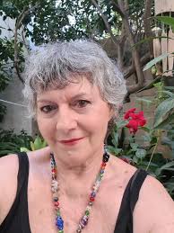 Hairstylist in Defiance for layers?