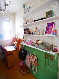 狭い上に物が多い娘の部屋にラブリコを設置して壁に収納やディスプレイをしました 収納 アイデア 子供部屋 ラブリコ