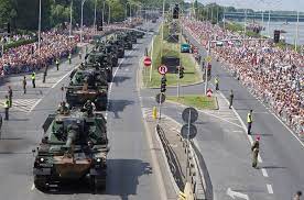 W opolu trwa piknik dla rodzin, jest też wojskowa grochówka opolscy logistycy, wzorem lat poprzednich, świętują bliżej mieszkańców. Swieto Wojska Polskiego 2019 Dlaczego Defilada Nie Jest W Warszawie Eska Pl