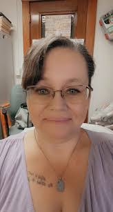 Vickie Newcomb's Instagram, Twitter & Facebook