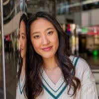 Kim Carnegie's Instagram, Twitter & Facebook