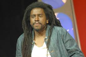 David grammont alias tonton david est un chanteur français de reggae, né le 12 octobre 1967 à la réunion. E8z6u3fdootj1m