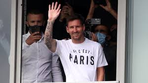 Lionel messi discusses psg move with mauricio pochettino. I08eh3az0uewsm