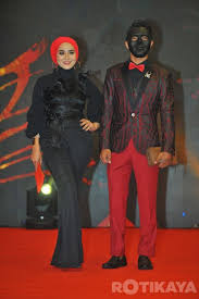 Malam anugerah skrin 2017 khabarnya didominasi oleh drama pesan dari tuhan dan filem hanyut yang memperoleh pelbagai anugerah yang ketika berucap di atas pentas ask2017, ternyata kenyataan yang dikeluarkan oleh erma membuatkan semua pelakon memberi tepukan kerana beliau. Gaya Selebriti Di Karpet Merah Anugerah Skrin 2017
