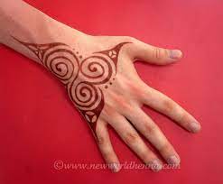 In the ancient celtic law and faith everything happened in threes. Design By Alex Morgan Henna Tattoo Designs Henna Tattoo Kit Celtic Tattoos