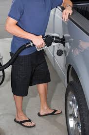 Toutefois la conduite en tongs présente un certain danger pour la sécurité routière et augmente le risque d'accident. Conduire En Tongs Ou Claquettes