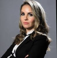 20+ perfiles de «Ilse Leal»