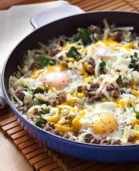 Cheesy Spinach And Egg Hashbrowns Skillet Recipe Beef Dinner Breakfast For Dinner Dinner With Ground Beef