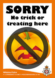 Sign measures approximately 15cm x 20cm. Halloween Is Creeping Up