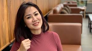 Setiap warga suatu bangsa dapat menyampaikan pemikirannya dengan menggunakan bahasa yang dimengerti. Dijuluki Tante Pemersatu Bangsa Selebgram Ernie Justru Tak Paham Artinya Kumparan Com