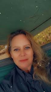 Michelle Ely's Instagram, Twitter & Facebook