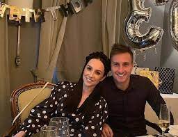 «leonie turnt fleissig im bauch». Djevojke I Supruge Nogometasa Dinama Wagsice 24sata