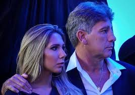 Page) and competitions pages (champions league, premier league and more than 5000 competitions from 30+. Carol Portaluppi Loses Fans After Renato Gaucho S No To Corinthians