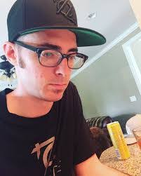 Corri Smith's Instagram, Twitter & Facebook