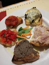 Cosa bisogna mangiare quando le temperature superano i 30 gradi Cosa E Dove Mangiare Ad Arezzo Prodotti Tipici Ricette E Ristoranti Mondovagando