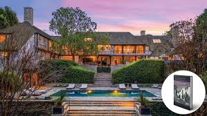 Drive the streets and enjoy we recommend booking hancock park tours ahead of time to secure your spot. New Book Offers Look At Original Wallace Neff Homes Owned By Diane Keaton Reese Witherspoon And More The Hollywood Reporter