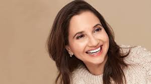 Anupama Chopra Biography Height Life Story Super Stars Bio Anupama chopra is a film critic, television anchor and book author. anupama chopra biography height