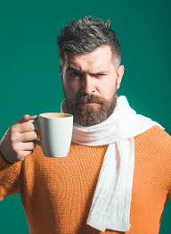 Quelle que soit la taille de votre écharpe homme, vous pouvez l'enrouler autour de votre cou pour un effet faussement décontracté ou bien la plier en deux afin de réaliser une boucle d'un côté et d'y passer les deux. Les Differentes Facons De Porter Et De Nouer Une Echarpe Homme