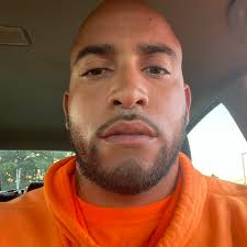 Gavin Stanton's Instagram, Twitter & Facebook