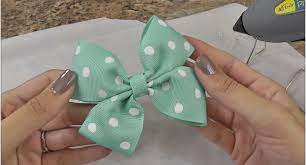 Hairbows are adorable and can be expensive if you buy them often. Easy Diy Hair Bow Tutorial Diy Projects For Teens