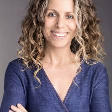 Karin Leonard's Instagram, Twitter & Facebook