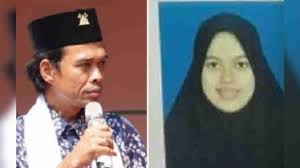 Dai asal riau yang kerap disapa uas ini berusia 44 tahun dan fatimah. 2gritis78rxjkm