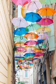 Jolis Parapluies De Beziers Zess Fr Lifestyle Deco Diy Crochet Designer Parapluie Beziers Parapluie Photo