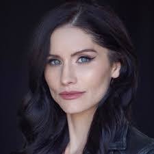 Kim Cloninger's Instagram, Twitter & Facebook