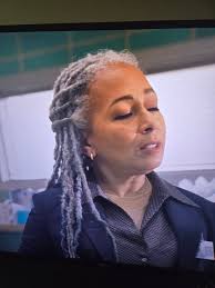 I'm watching this episode of Law and Order from 1997 and look who's in it!! 