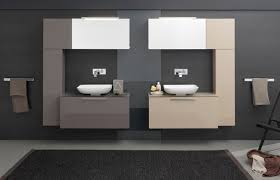 Rab arredobagno propone mobili bagno, vasche da bagno moderne e piatti doccia per rendere i vostri bagni moderni e funzionali. Mobile Bagno Design Moderno