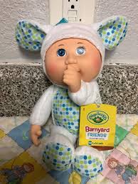 Lola Lamb's Instagram, Twitter & Facebook