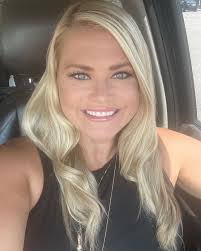 Lindsay Buckingham (@lindsaybuckinghamwkyc) • Instagram photos and videos