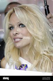 Dan seals hi-res stock photography and images