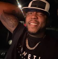 Here's a Dirk Nowitzki piece I finished up last night. It's half  healed/half fresh so this is the best video I could get. I'll post a fully  healed video in a month