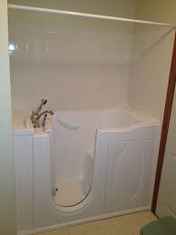 Serenity Walk In Bathtubs Come With An Adjustable Shower Slide Bar The Adjustable Shower Slide Bar Makes It Tub Shower Combo Walk In Tub Shower Bathtub Shower
