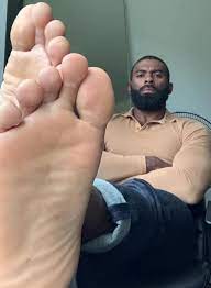 Black giant makes you j/o to his feet then crushes you - ThisVid.com